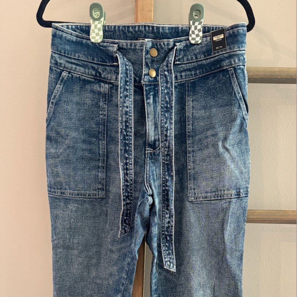 Women’s Abercrombie 14L (32) Ultra High-Rise Paper Bag Tie Waist Jeans
